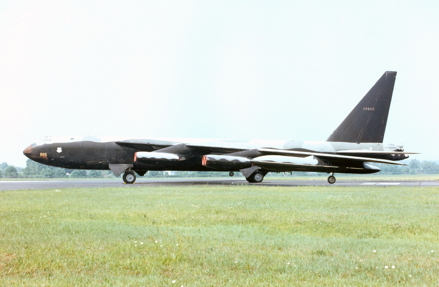 10 Things You Probably Didn't Know About... The Boeing B-52 ...