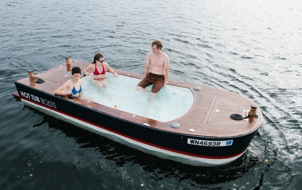 [Image: Hot-Tub-Boat-6.jpg]